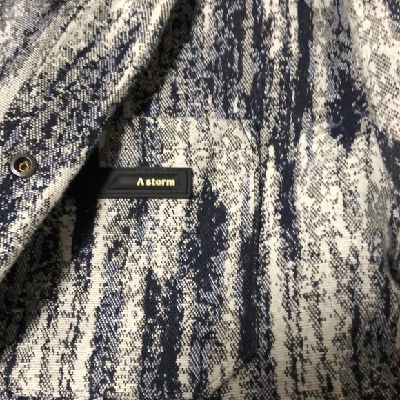 Men's black and white striped design style top - Picture 7 of 16